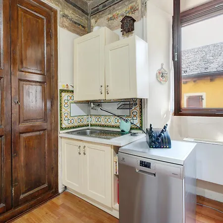 Antro Di Circe - Orta Centro * オルタ・サン・ジューリオ